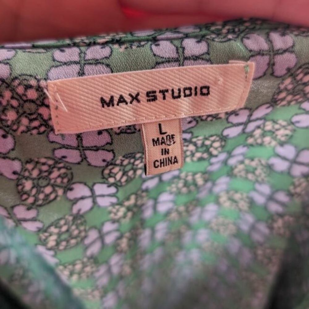 Large Max Studio Top - Picture 3 of 3
